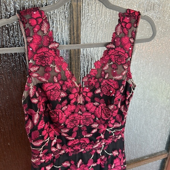 Marchesa Floral Lace Dress size 2 - Black and red - Picture 3 of 8